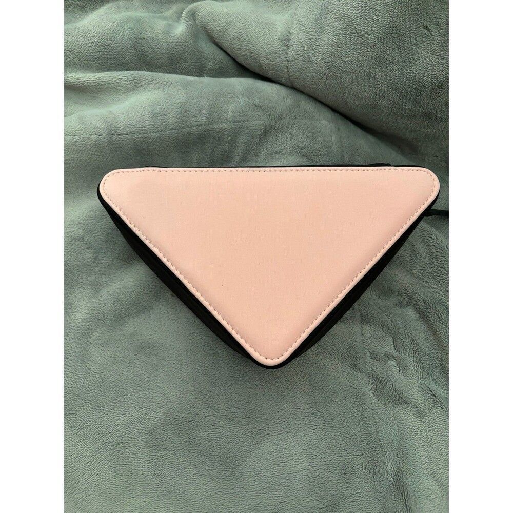 Prada makeup pouch - Picture 3 of 4